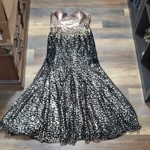 Tony Bowls Gold Black Sequin Strapless Gown Sweetheart Neckline